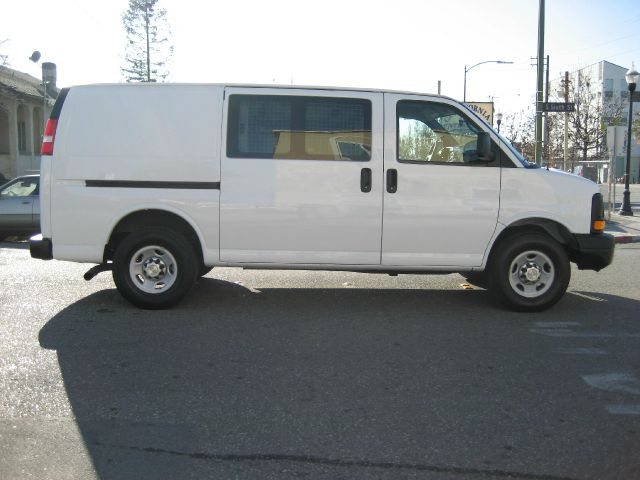 2010 Chevrolet Express Coupe 4D