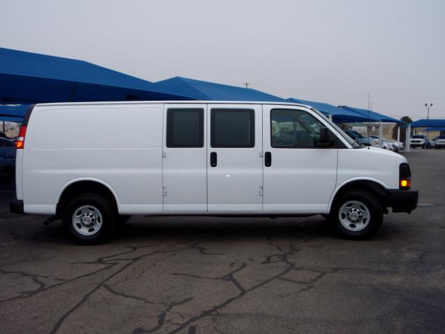 2010 Chevrolet Express LS 4X4