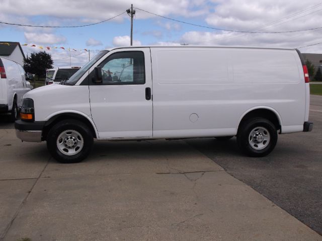 2010 Chevrolet Express Coupe 4D