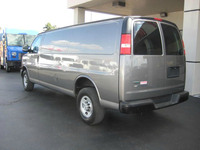 2010 Chevrolet Express RE CAB STX