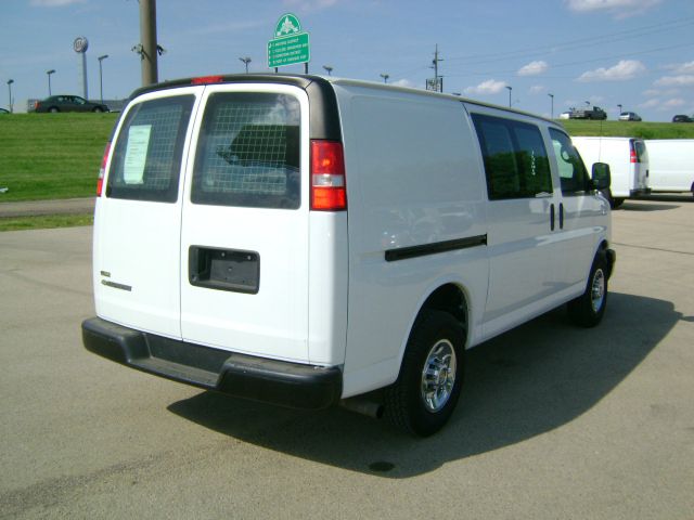 2010 Chevrolet Express Coupe 4D