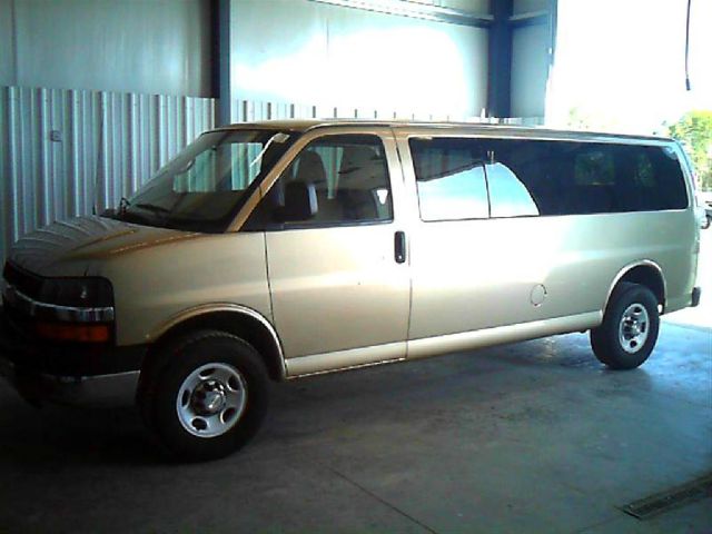 2010 Chevrolet Express 114.6 XLT W/rear Door Privacy Glass