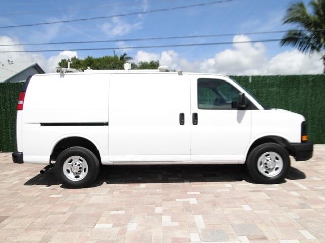 2010 Chevrolet Express SV 4dr SUV