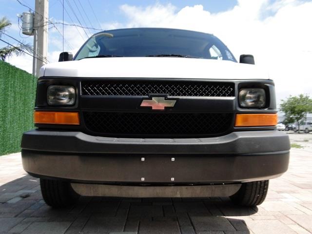 2010 Chevrolet Express SV 4dr SUV