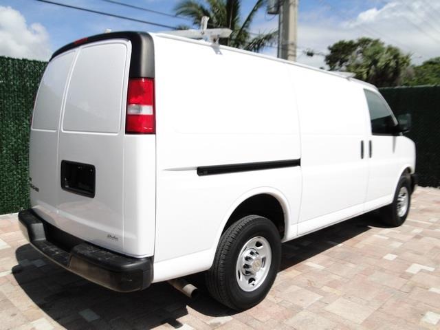 2010 Chevrolet Express SV 4dr SUV
