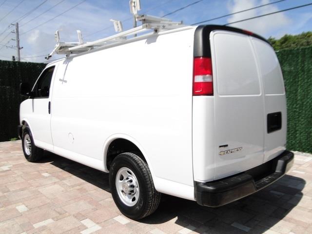 2010 Chevrolet Express SV 4dr SUV