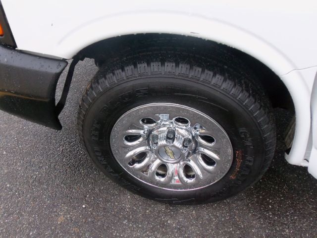 2010 Chevrolet Express CE 1.8