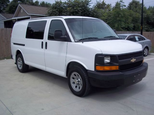 2010 Chevrolet Express 750i 4dr Sdn