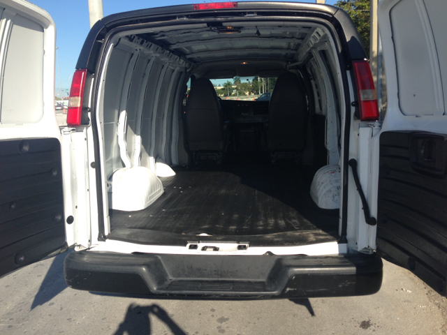 2010 Chevrolet Express Coupe 4D