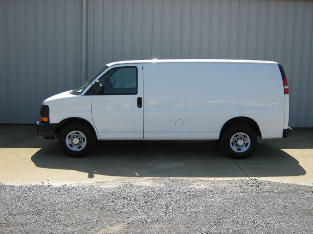 2010 Chevrolet Express Coupe 4D