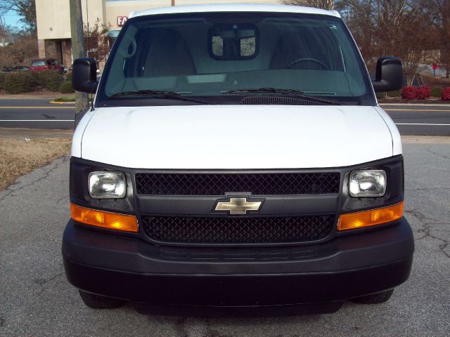 2012 Chevrolet Express 750i 4dr Sdn