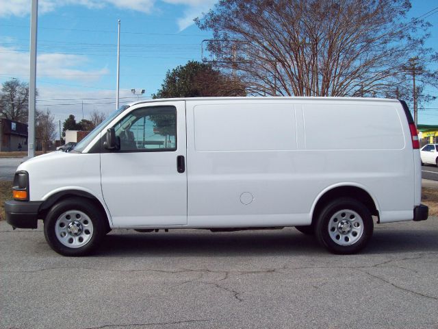 2012 Chevrolet Express 750i 4dr Sdn