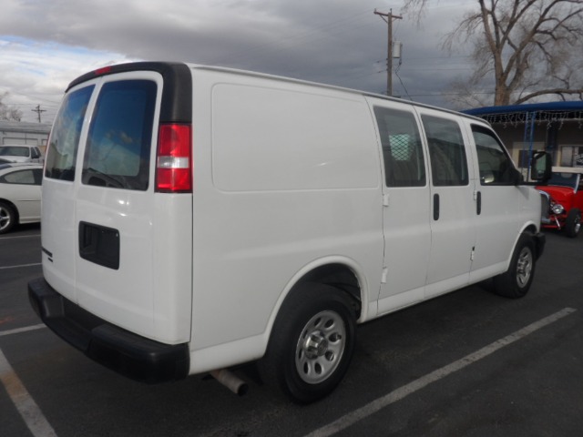 2012 Chevrolet Express 750i 4dr Sdn