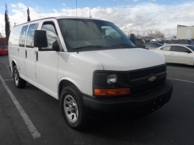 2012 Chevrolet Express 750i 4dr Sdn