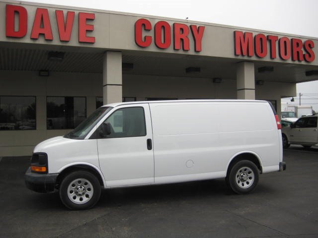 2012 Chevrolet Express 750i 4dr Sdn