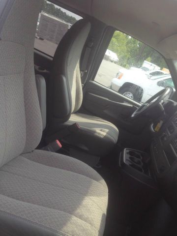 2012 Chevrolet Express Touring_leather