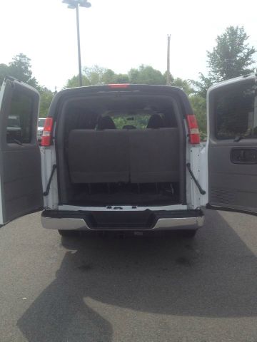 2012 Chevrolet Express Touring_leather