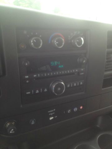 2012 Chevrolet Express Touring_leather