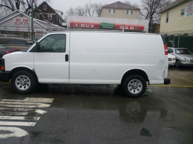 2012 Chevrolet Express 750i 4dr Sdn