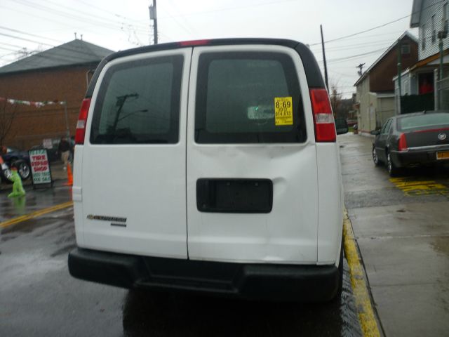 2012 Chevrolet Express 750i 4dr Sdn