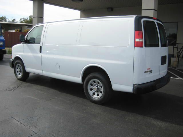 2012 Chevrolet Express 750i 4dr Sdn