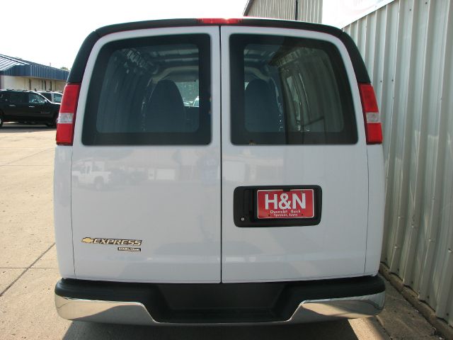2013 Chevrolet Express 750i 4dr Sdn