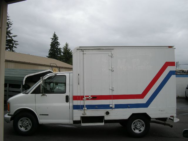 2000 Chevrolet Express 10 7 Box Truck 1.8T Cabriolet