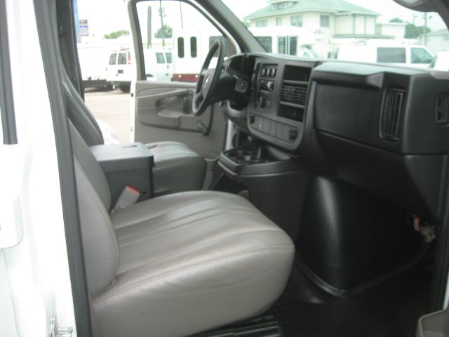 2010 Chevrolet Express Cargo 750li Xdrive 1-ownerawdnavigation Sedan