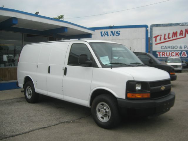 2010 Chevrolet Express Cargo 750li Xdrive 1-ownerawdnavigation Sedan
