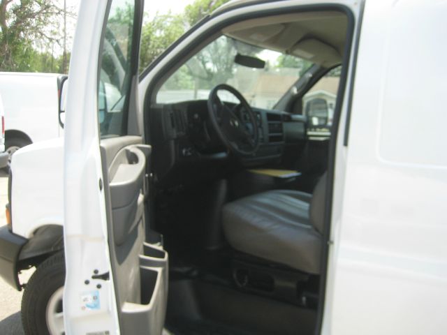 2011 Chevrolet Express Cargo 750li Xdrive 1-ownerawdnavigation Sedan
