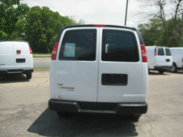2011 Chevrolet Express Cargo 750li Xdrive 1-ownerawdnavigation Sedan