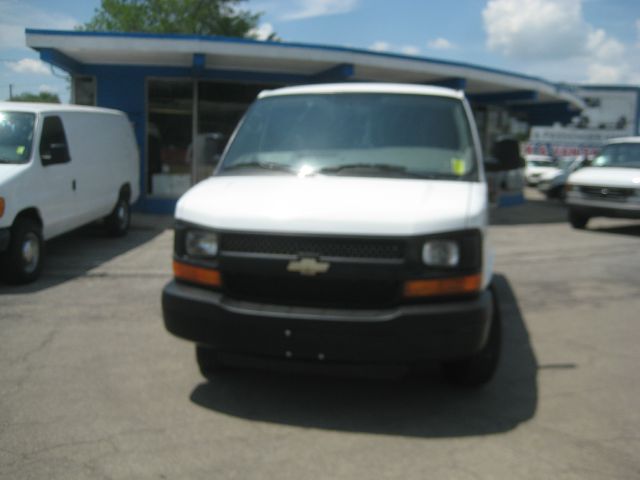2011 Chevrolet Express Cargo 750li Xdrive 1-ownerawdnavigation Sedan