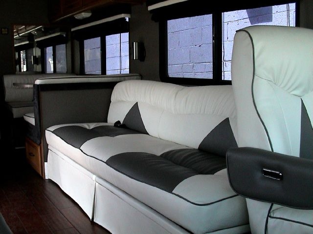 1995 Chevrolet Fleetwood LT. 4WD. Sunroof, Leather