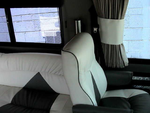 1995 Chevrolet Fleetwood LT. 4WD. Sunroof, Leather