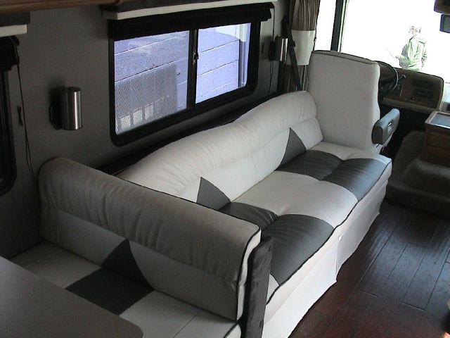 1995 Chevrolet Fleetwood LT. 4WD. Sunroof, Leather