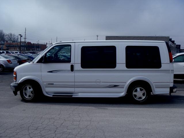 1998 Chevrolet G1500 GLS 3.5L 2WD