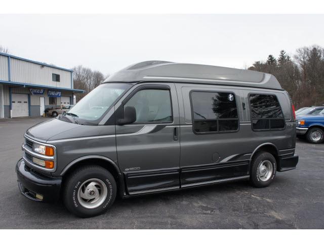 1998 Chevrolet G1500 GLS 3.5L 2WD