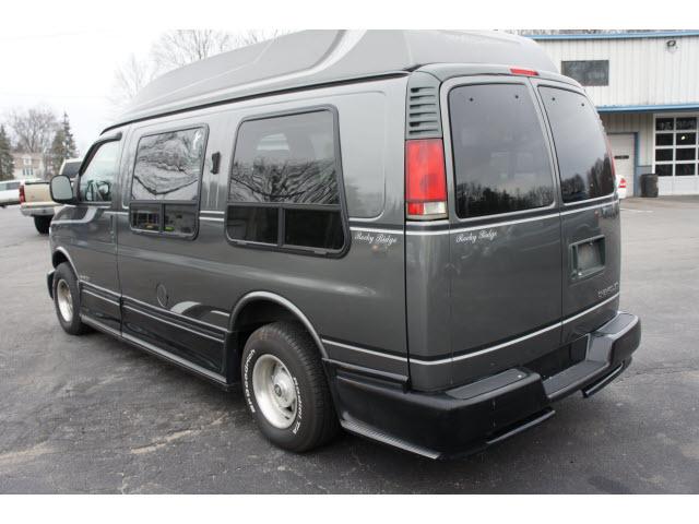 1998 Chevrolet G1500 GLS 3.5L 2WD