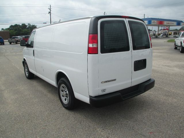 2010 Chevrolet G1500 Glk350 RWD 4dr SUV