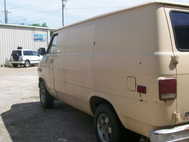 1986 Chevrolet G20 Eddie Bauer 6.0L