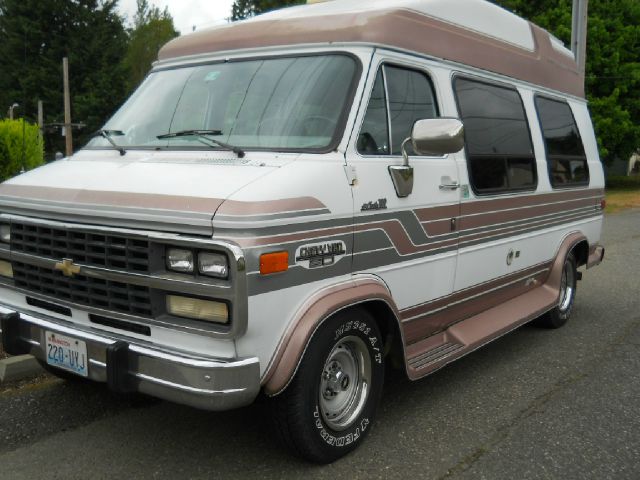 1992 Chevrolet G20 Eddie Bauer 6.0L