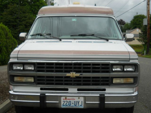 1992 Chevrolet G20 Eddie Bauer 6.0L