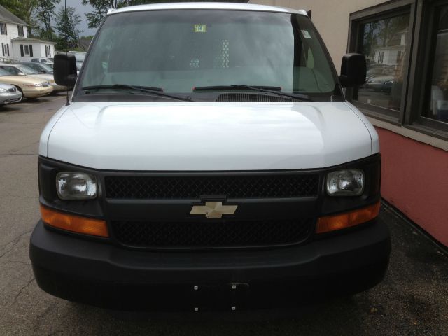 2009 Chevrolet G2500 Coupe 4D