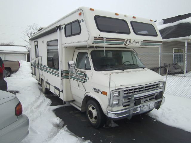 1987 Chevrolet G30 2.0T Quattro AT