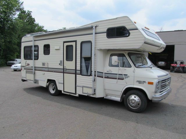 1989 Chevrolet G30 2.0T Quattro AT