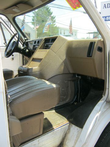 1995 Chevrolet G30 2.0T Quattro AT