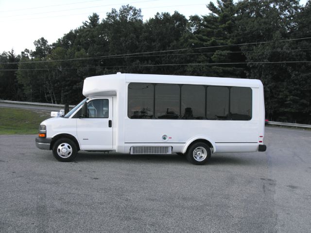 2008 Chevrolet G30 3.0si Coupe 2D