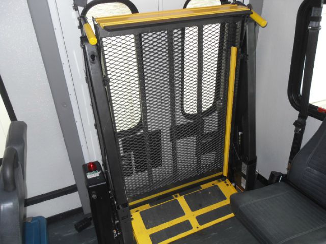 2007 Chevrolet G3500 Express Wheelchair Shuttle Bus 2LT V6 4DR