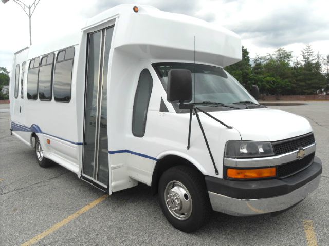2007 Chevrolet G3500 Express Wheelchair Shuttle Bus 2LT V6 4DR