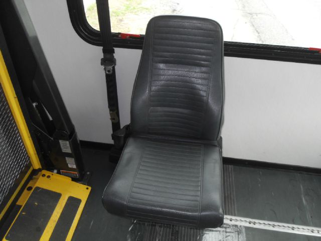 2007 Chevrolet G3500 Express Wheelchair Shuttle Bus 2LT V6 4DR